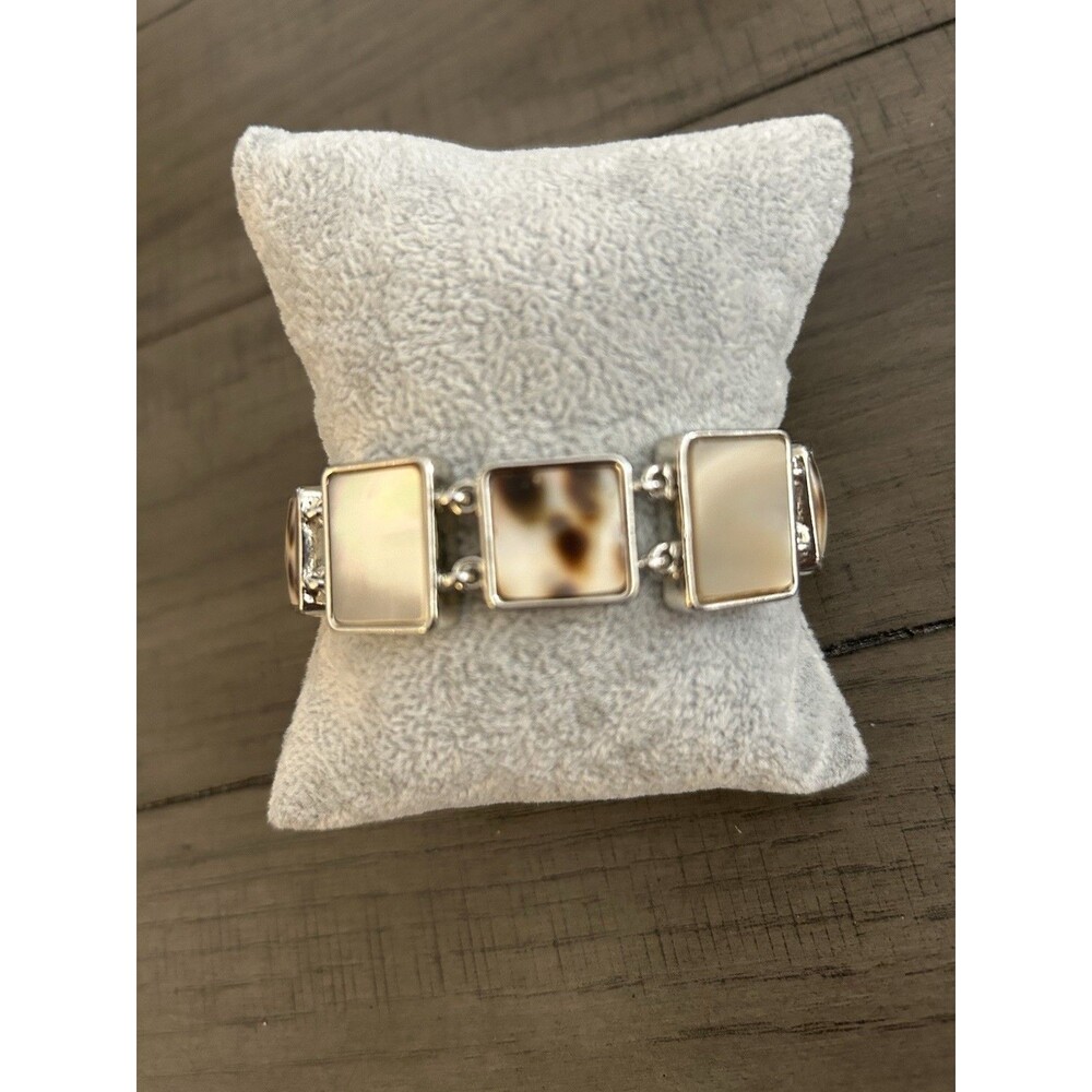 Bracelet With White And Print Square Beads On Silver Tone Chain